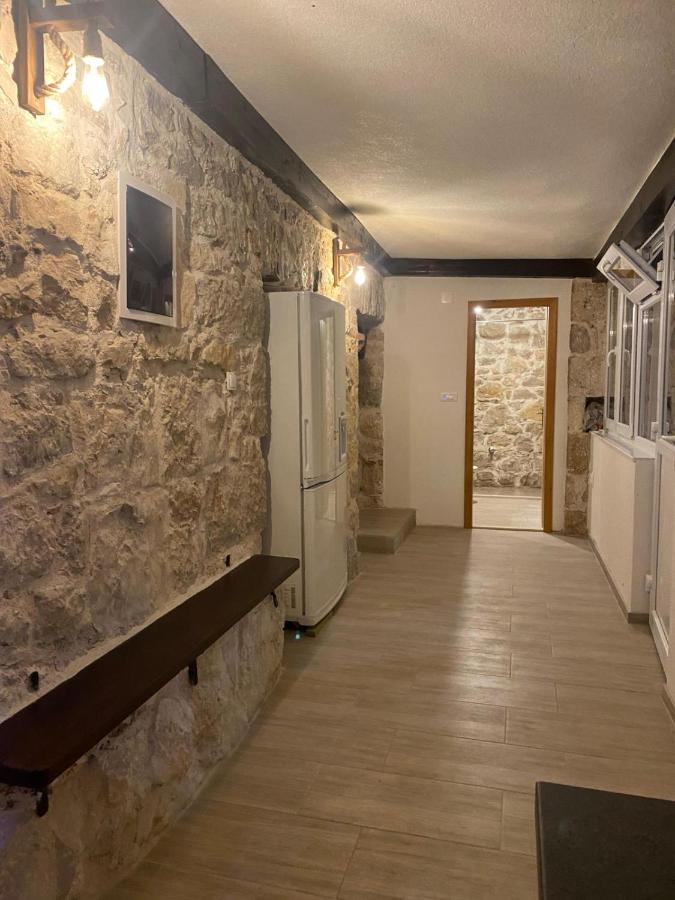 Kamena Oaza Stolac