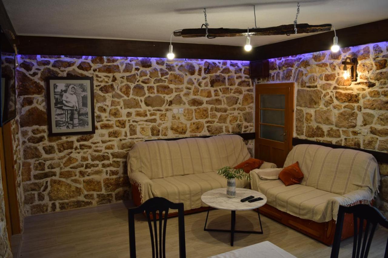 Kamena Oaza Stolac